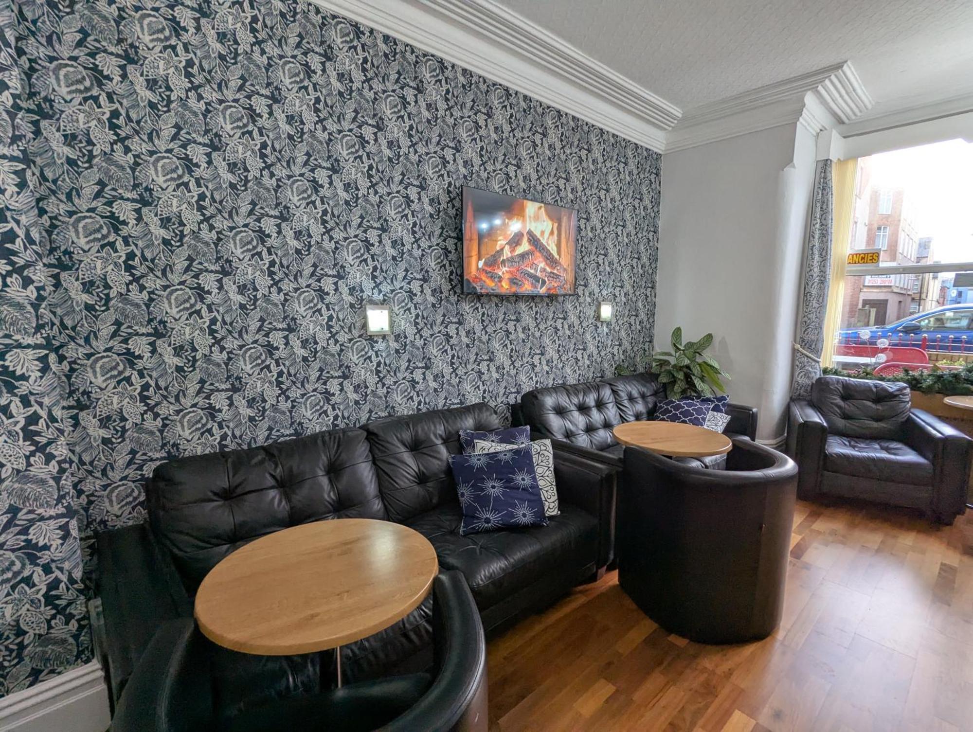 Valentine Lodge Over 21 Adult Couples Only — Photos 2