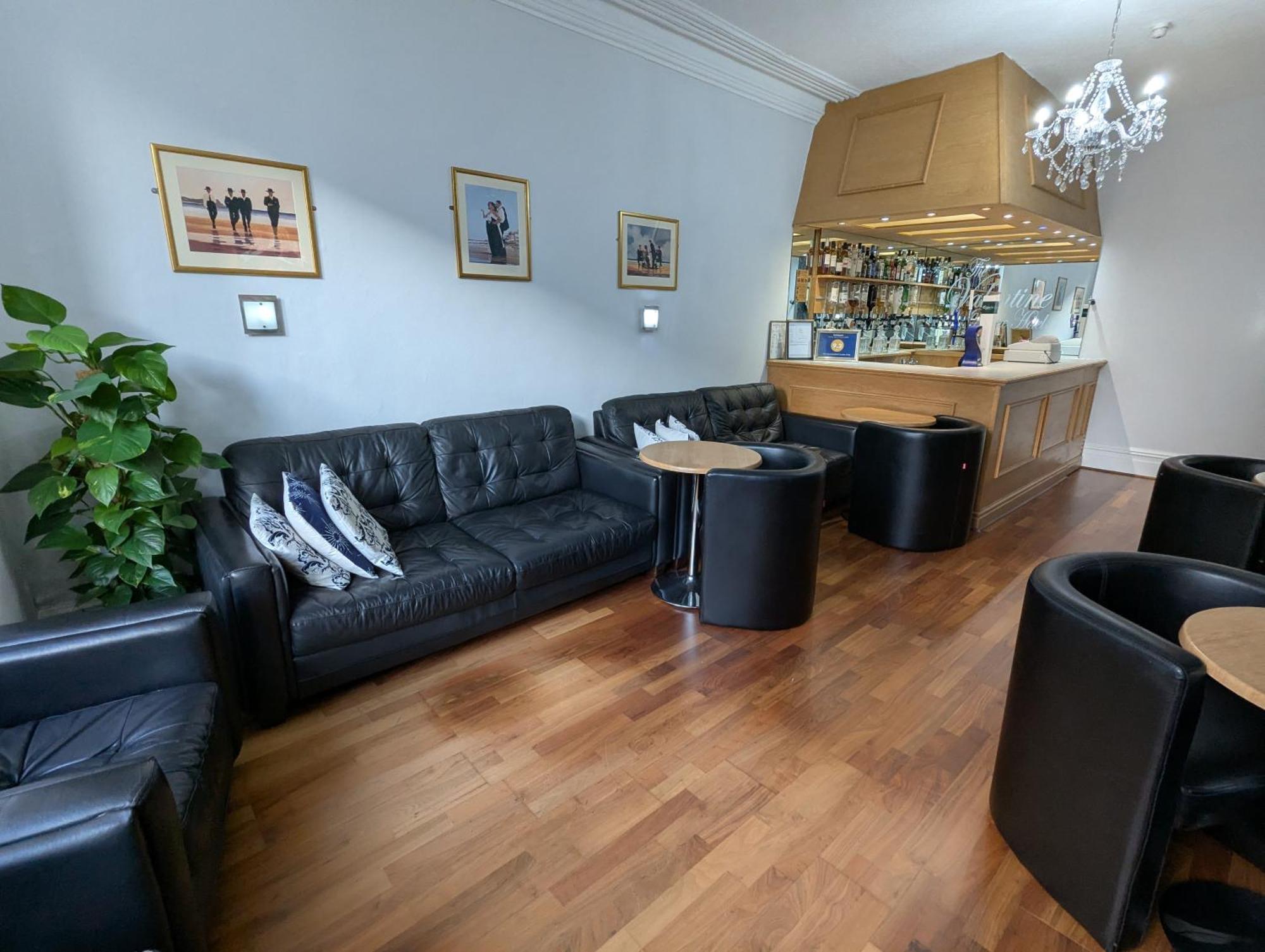 Valentine Lodge Over 21 Adult Couples Only — Photos 1